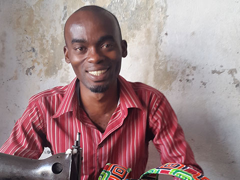 Kitenge african print bag tailor in Tanzania Issa