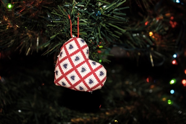 Handmade fabric Christmas tree decorations sewing ideas