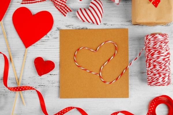 make-your-won-valentines-day-card-at-home