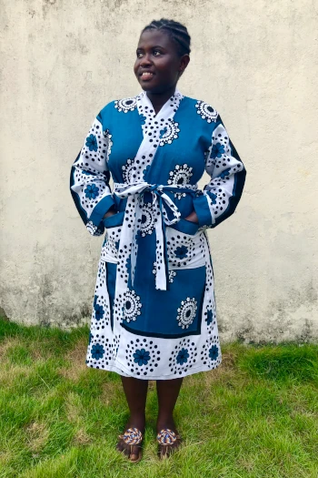 Women's white turquoise flower Kanga African print fabric bathrobe model wearing